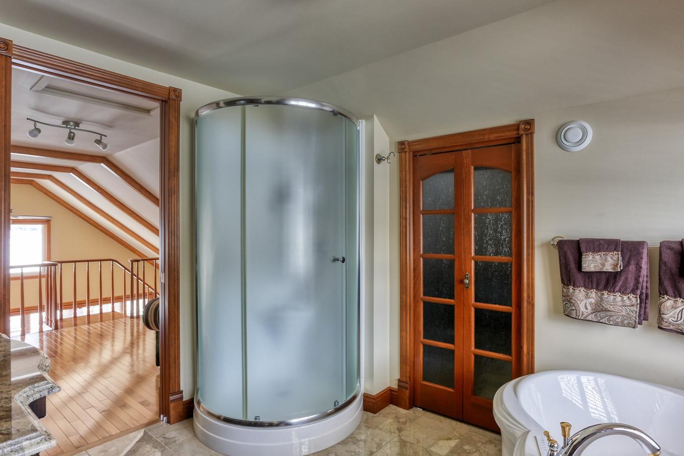 Ensuite bathroom - 4570 Av. Du Tour-Du-Lac, Shawinigan, QC - Indoor Photo Showing Bathroom