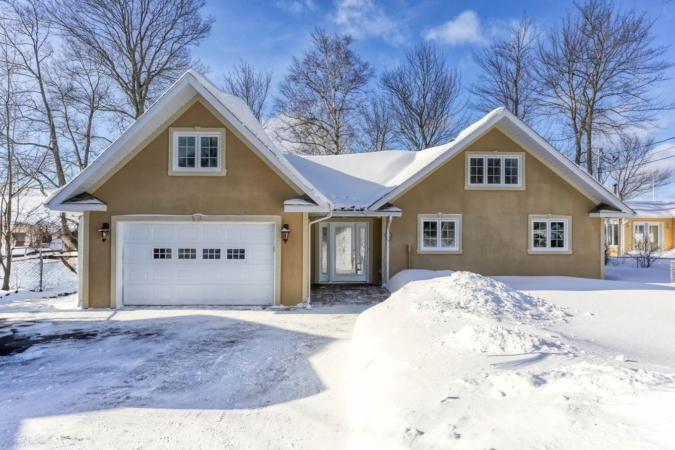 Frontage - 4570 Av. Du Tour-Du-Lac, Shawinigan, QC - Outdoor With Facade