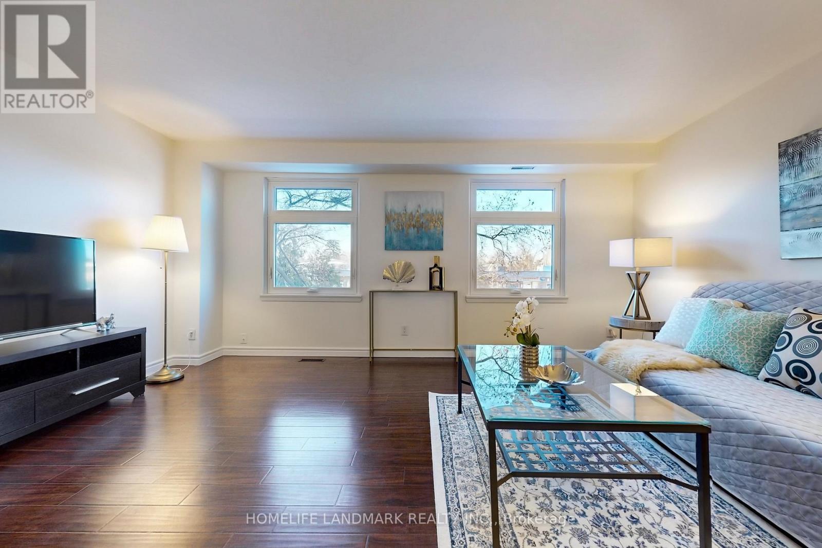 14A - 830 Westlock Road, Mississauga, ON - Indoor Photo Showing Living Room