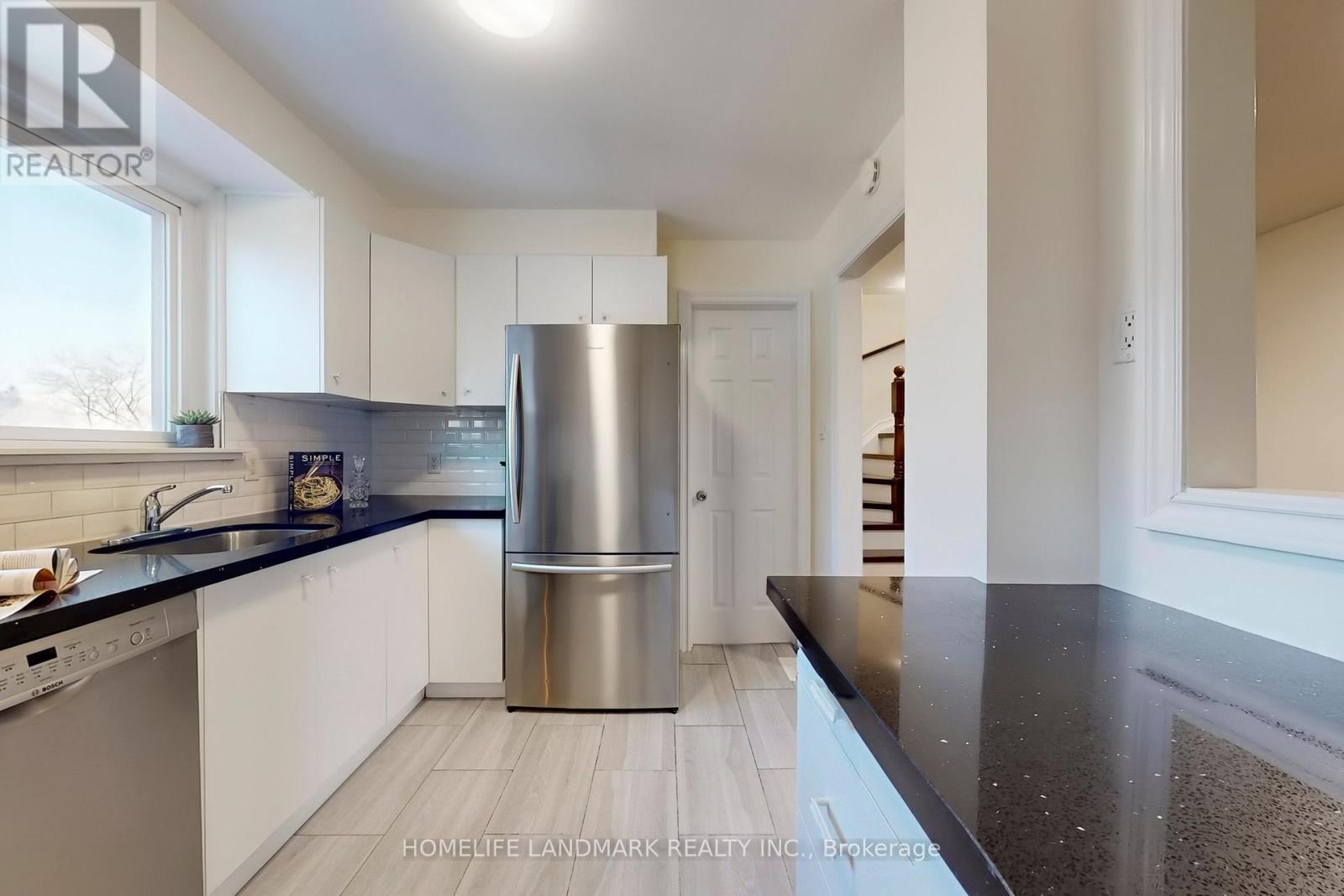 14A - 830 Westlock Road, Mississauga, ON - Indoor Photo Showing Kitchen