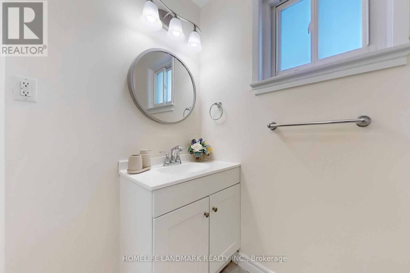 14A - 830 Westlock Road, Mississauga, ON - Indoor Photo Showing Bathroom