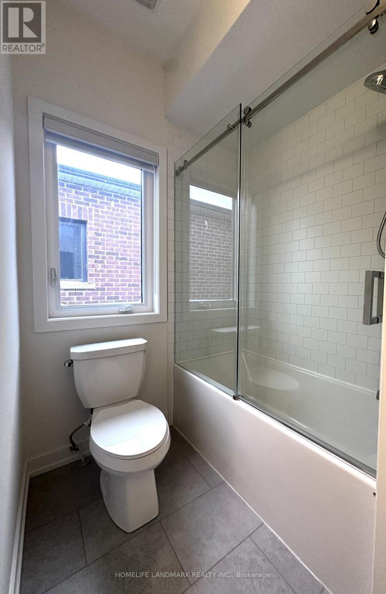 45 Peace Lane, Richmond Hill, ON - Indoor Photo Showing Bathroom