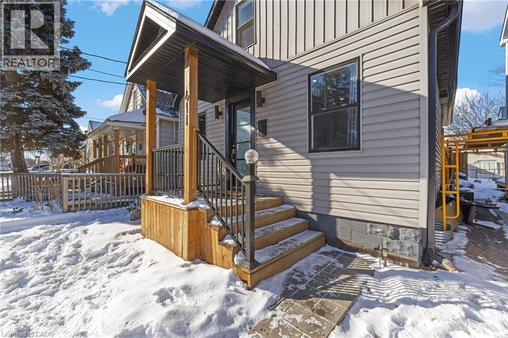 411 Fairfield Avenue, Hamilton, ON - Outdoor With Deck Patio Veranda
