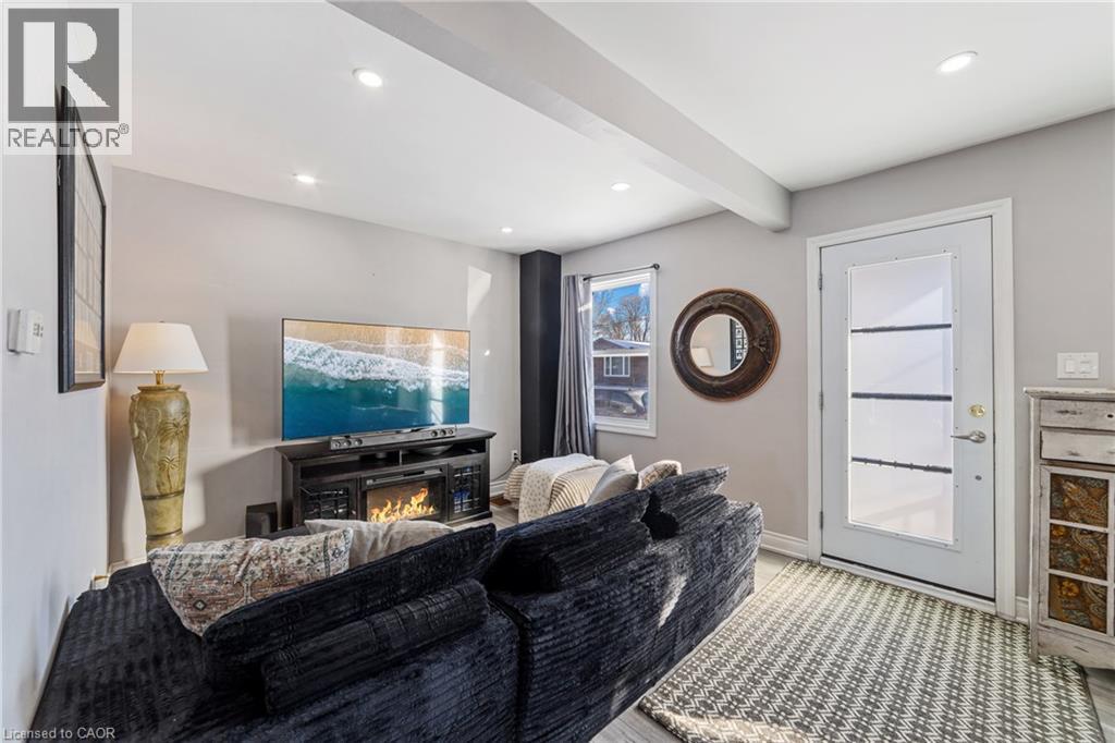 411 Fairfield Avenue, Hamilton, ON - Indoor