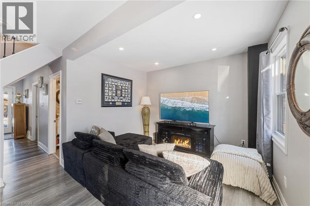 411 Fairfield Avenue, Hamilton, ON - Indoor