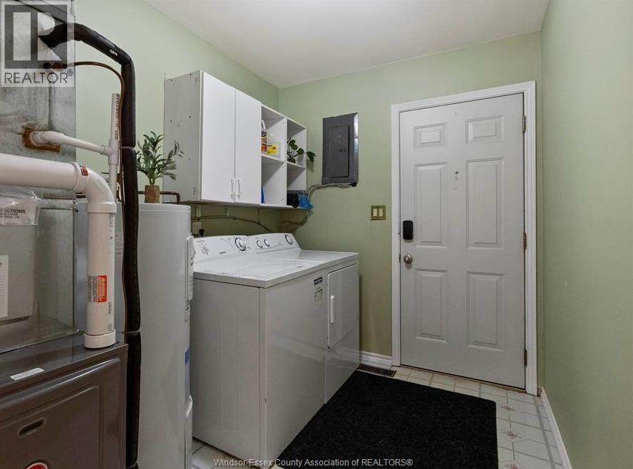 207-209 Inshes Avenue, Chatham, ON - Indoor Photo Showing Laundry Room