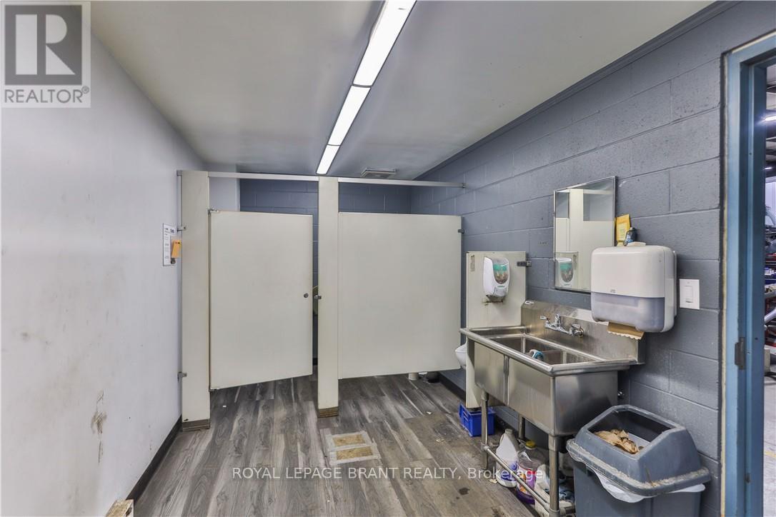 35 Sharp Road, Brantford, ON