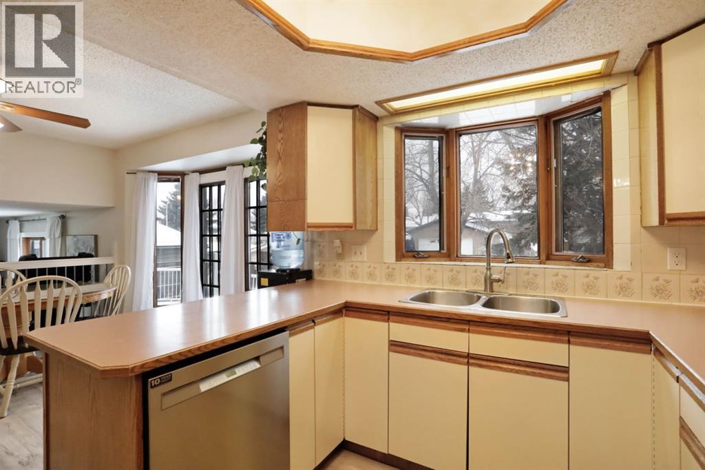 5 Fairview Crescent E, Brooks, AB