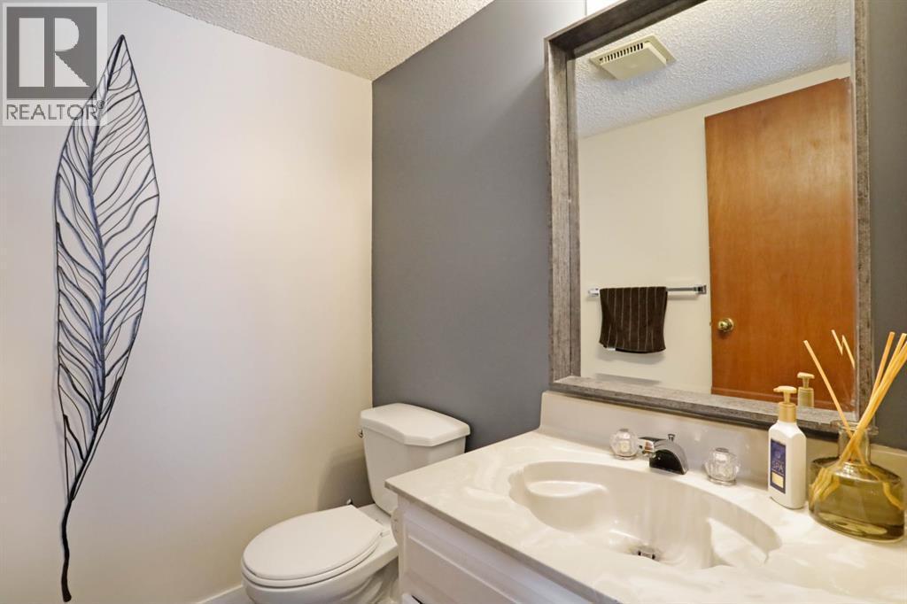 5 Fairview Crescent E, Brooks, AB