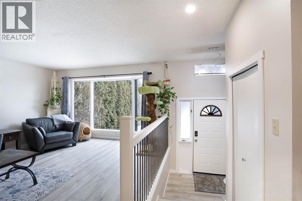 5 Fairview Crescent E, Brooks, AB