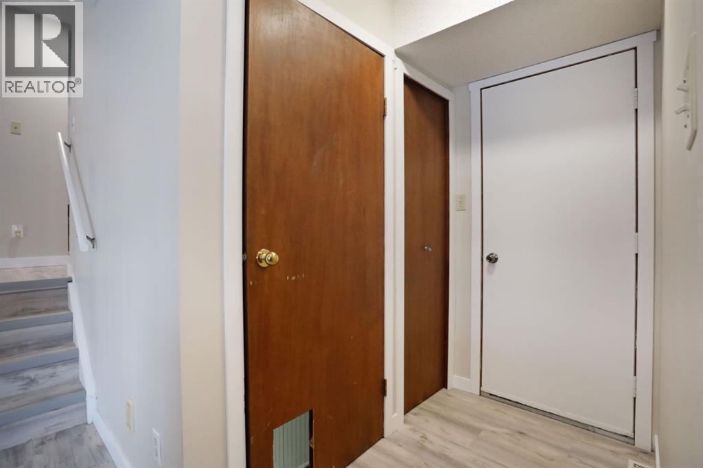 5 Fairview Crescent E, Brooks, AB