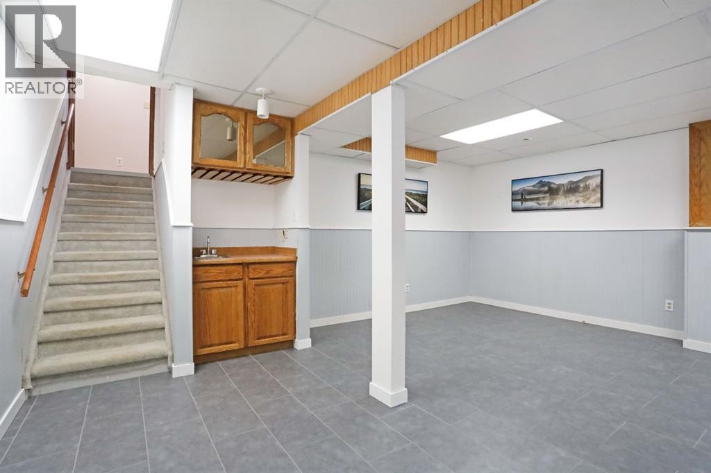 5 Fairview Crescent E, Brooks, AB