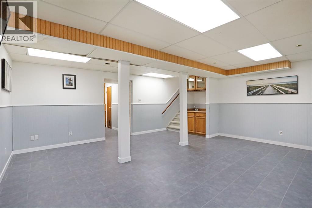 5 Fairview Crescent E, Brooks, AB