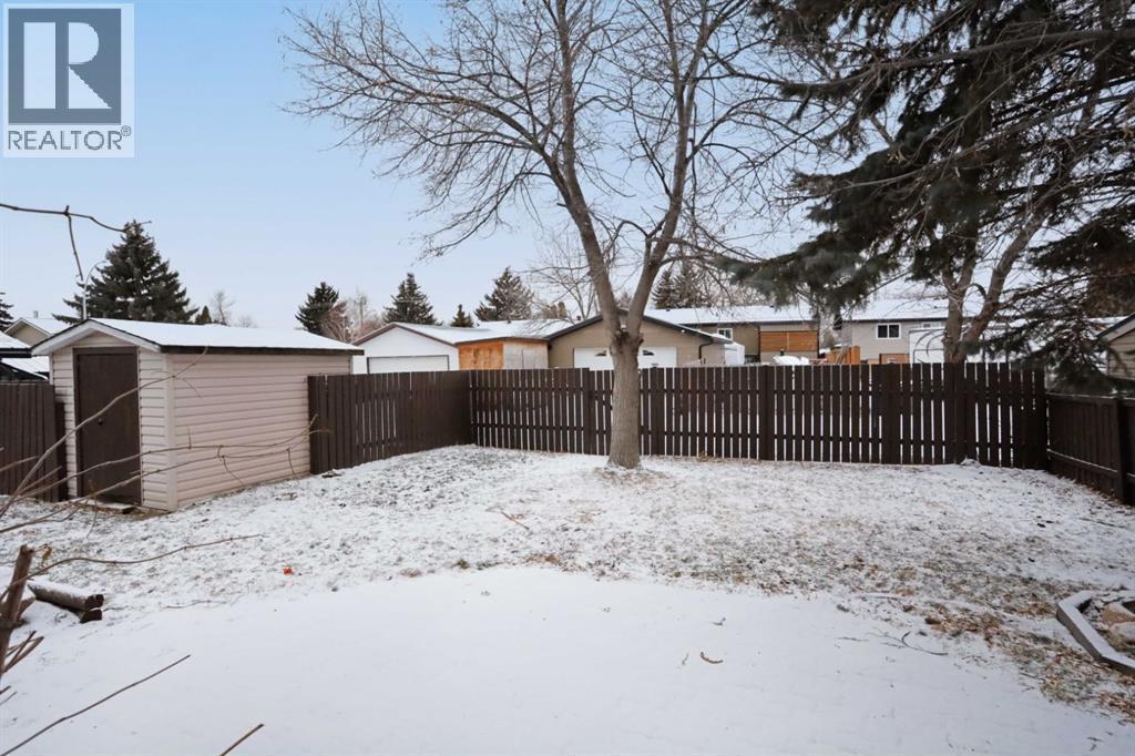 5 Fairview Crescent E, Brooks, AB
