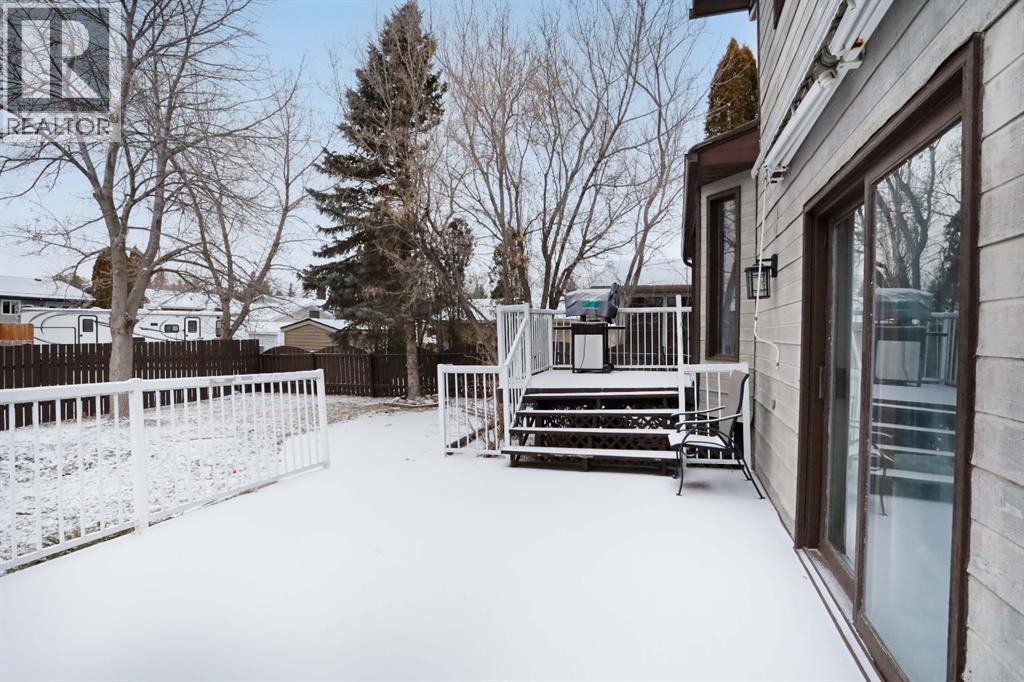 5 Fairview Crescent E, Brooks, AB