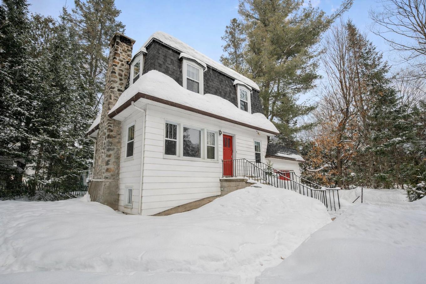 Frontage - 233 Rue D'Aspen, Sainte-Adèle, QC - Outdoor