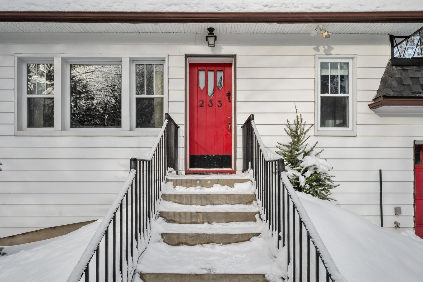 Frontage - 233 Rue D'Aspen, Sainte-Adèle, QC - Outdoor With Exterior