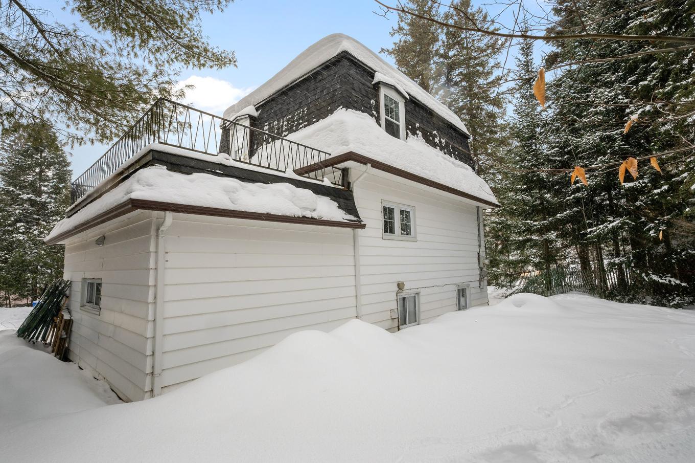 Back facade - 233 Rue D'Aspen, Sainte-Adèle, QC - Outdoor With Exterior