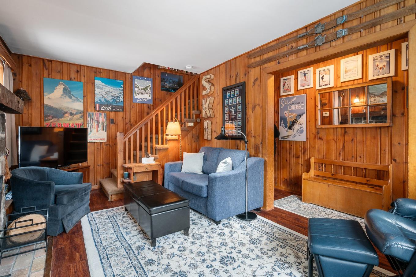 Living room - 233 Rue D'Aspen, Sainte-Adèle, QC - Indoor Photo Showing Living Room