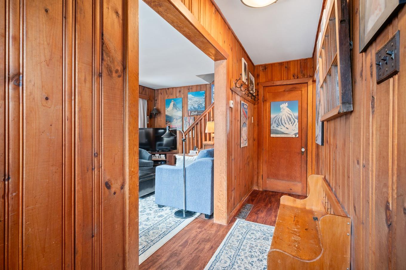 Hall - 233 Rue D'Aspen, Sainte-Adèle, QC - Indoor Photo Showing Other Room