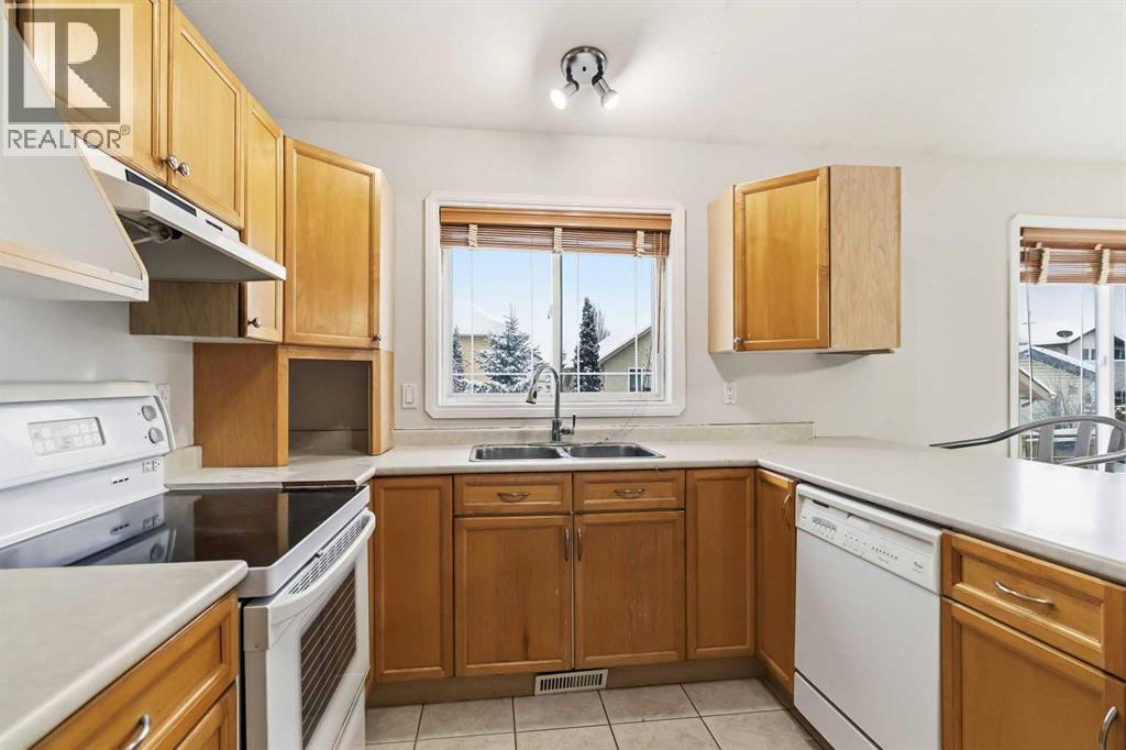 213 Diefenbaker Drive, Fort Mcmurray, AB