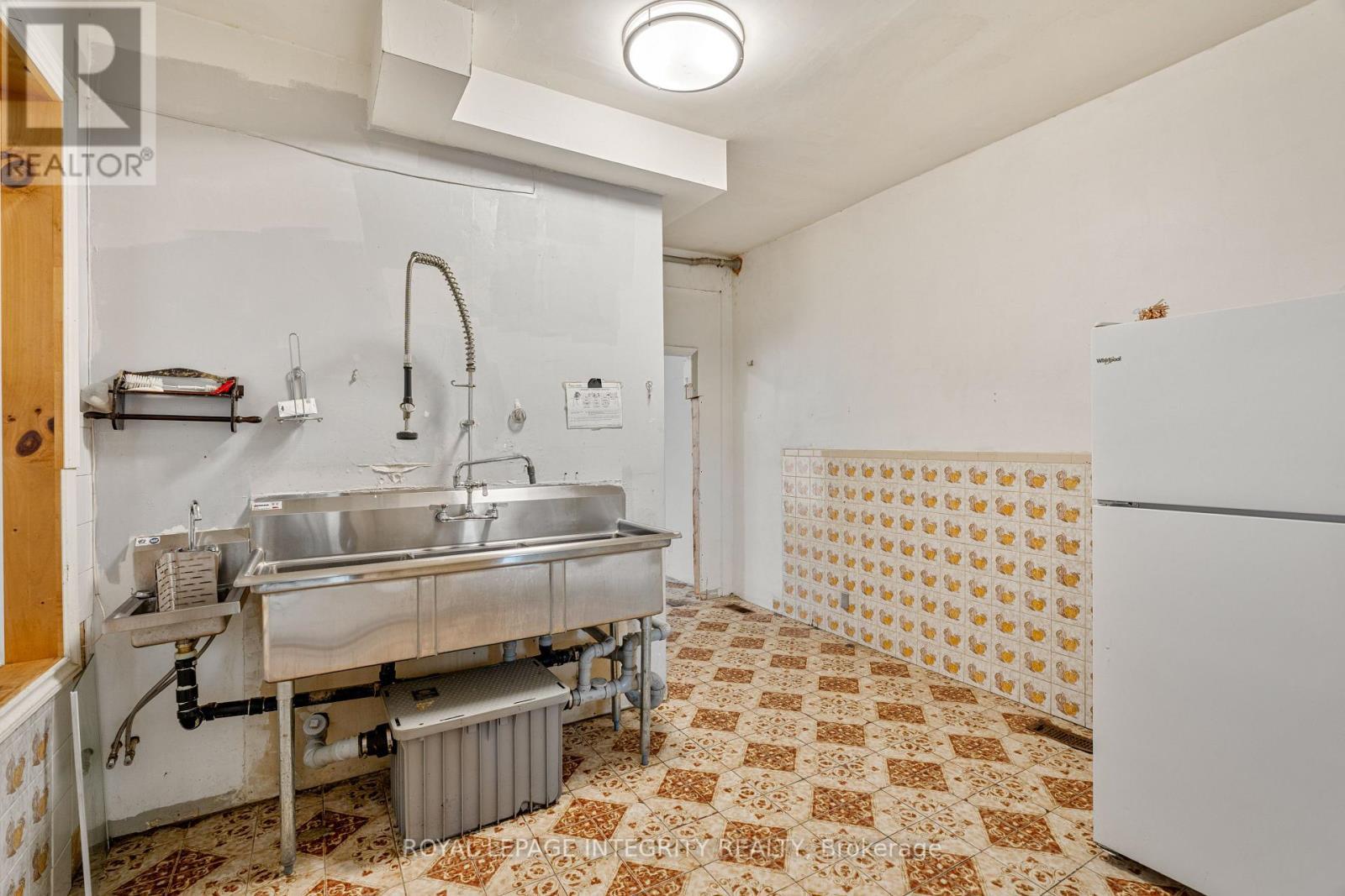 820 Somerset Street W, Ottawa, ON