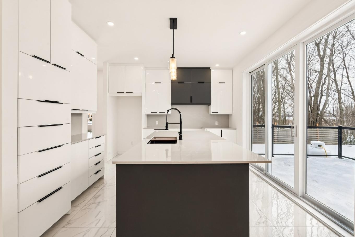 Cuisine - 77 33E Avenue, Saint-Blaise-Sur-Richelieu, QC - Indoor Photo Showing Kitchen With Upgraded Kitchen