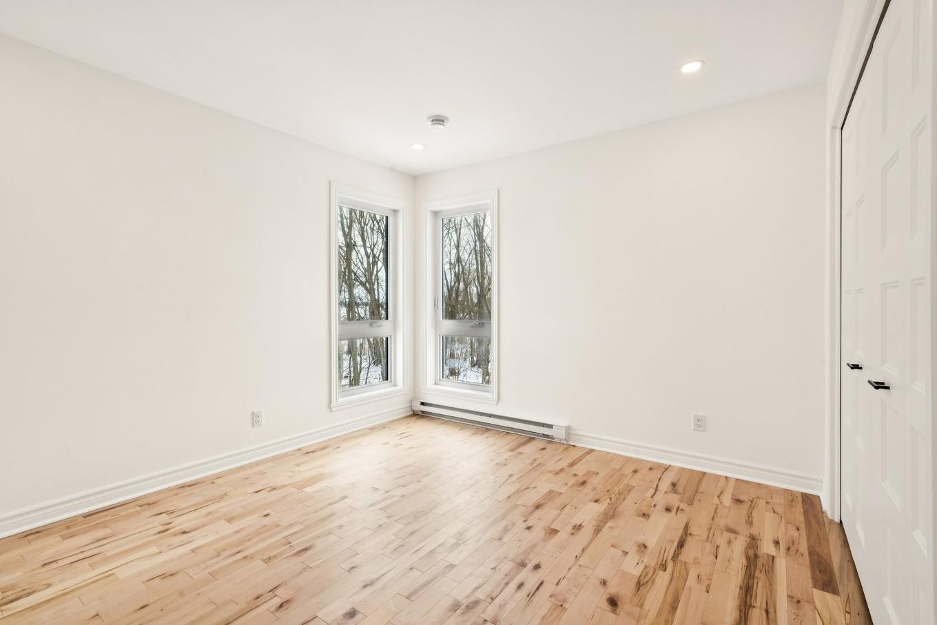 Chambre à coucher - 77 33E Avenue, Saint-Blaise-Sur-Richelieu, QC - Indoor Photo Showing Other Room