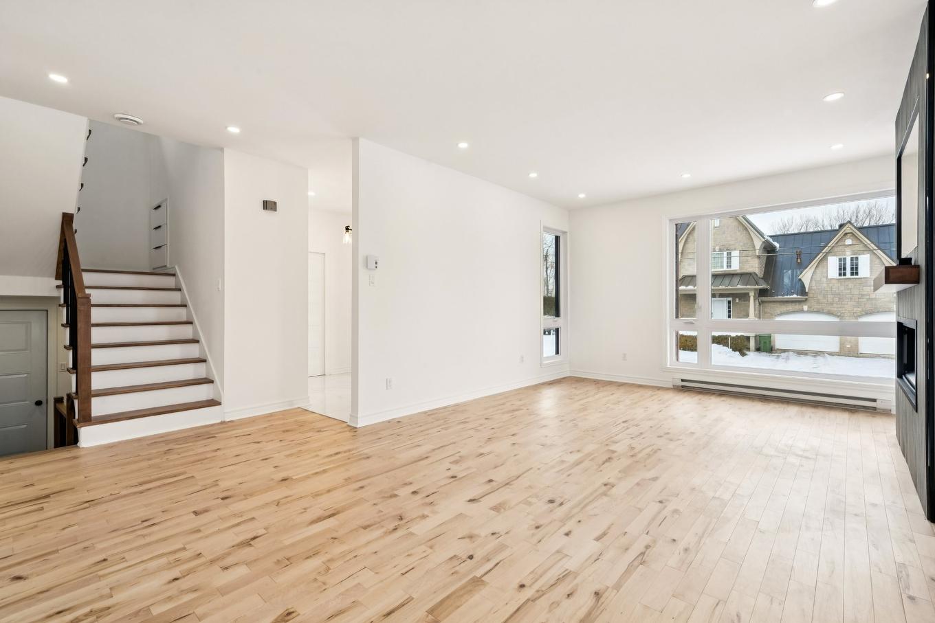 Salon - 77 33E Avenue, Saint-Blaise-Sur-Richelieu, QC - Indoor Photo Showing Other Room