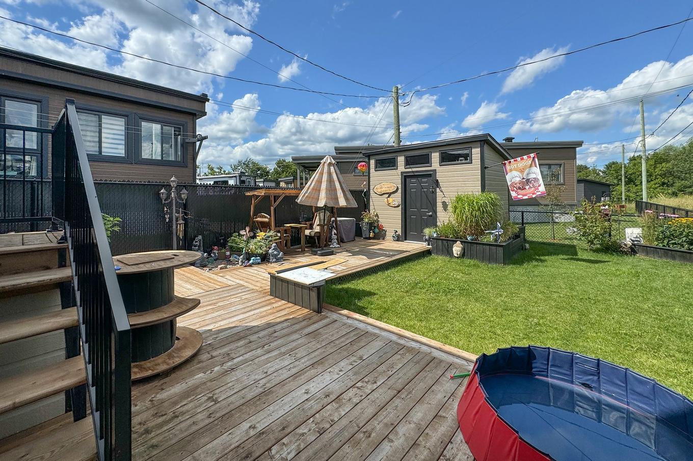 Extérieur - 1495 Rue Welch, Farnham, QC - Outdoor With Deck Patio Veranda