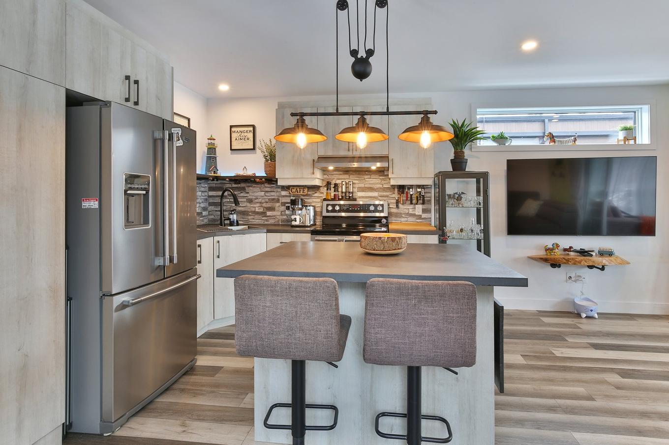 Cuisine - 1495 Rue Welch, Farnham, QC - Indoor Photo Showing Kitchen With Upgraded Kitchen