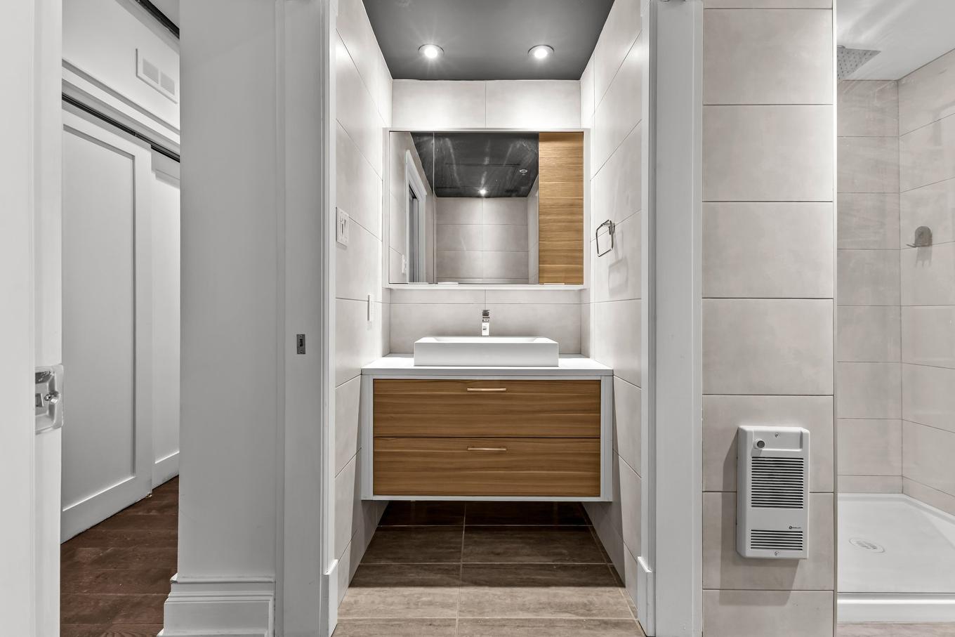 Salle de bains - 202-1885 Rue De La Visitation, Montréal (Ville-Marie), QC - Indoor Photo Showing Bathroom