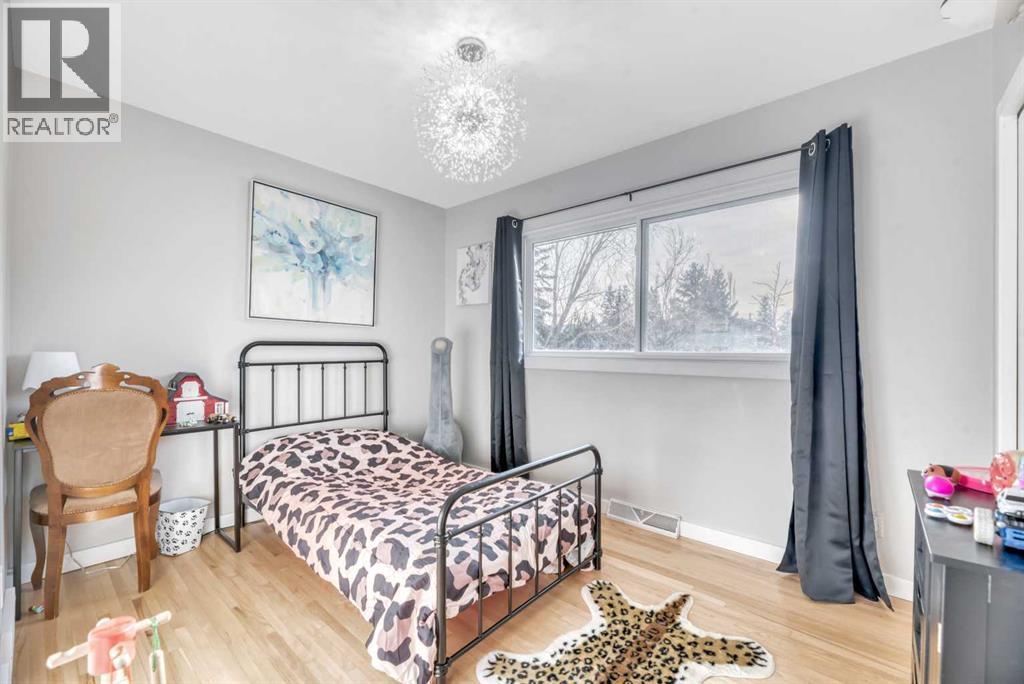 708 Allden Place Se, Calgary, AB - Indoor Photo Showing Bedroom