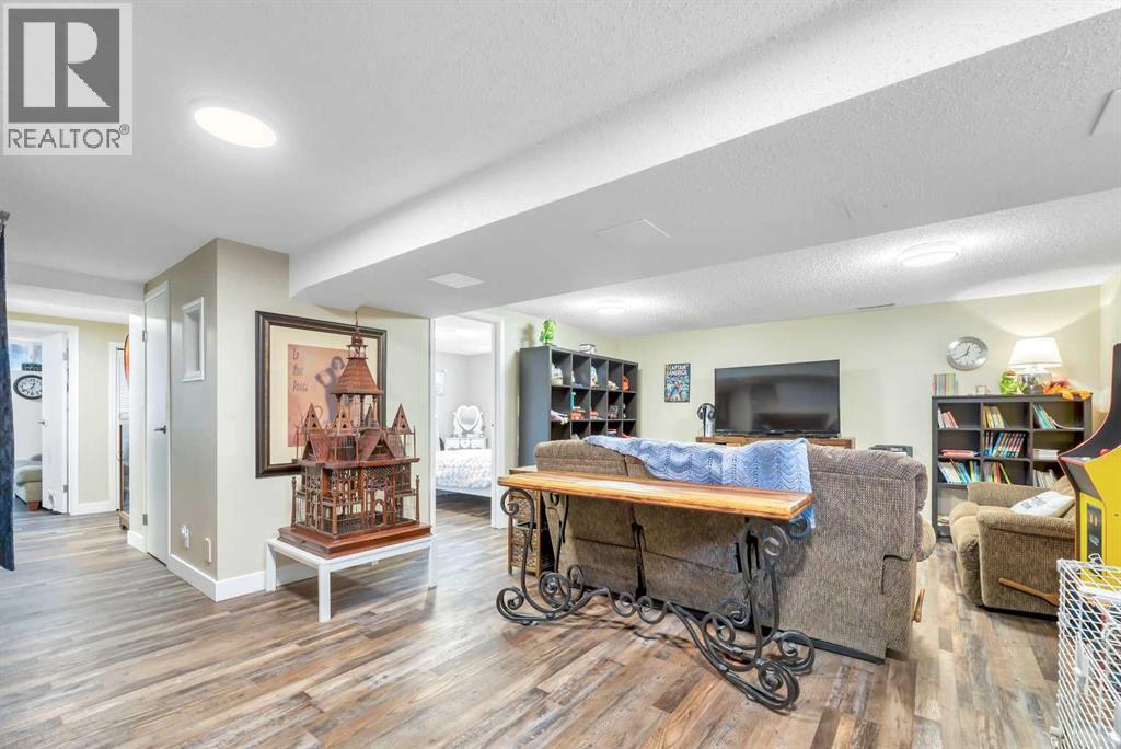 708 Allden Place Se, Calgary, AB - Indoor Photo Showing Other Room