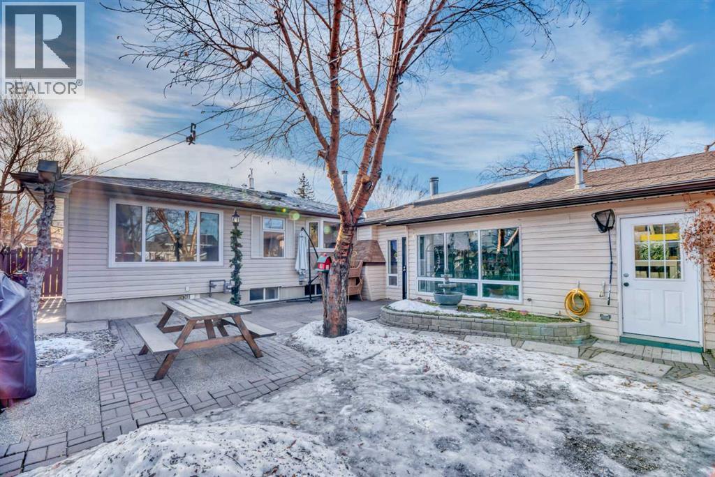 708 Allden Place Se, Calgary, AB - Outdoor