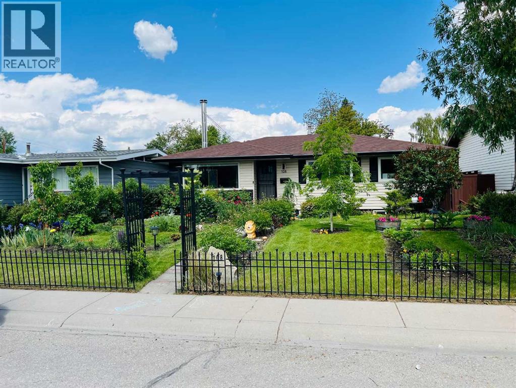 708 Allden Place Se, Calgary, AB - Outdoor