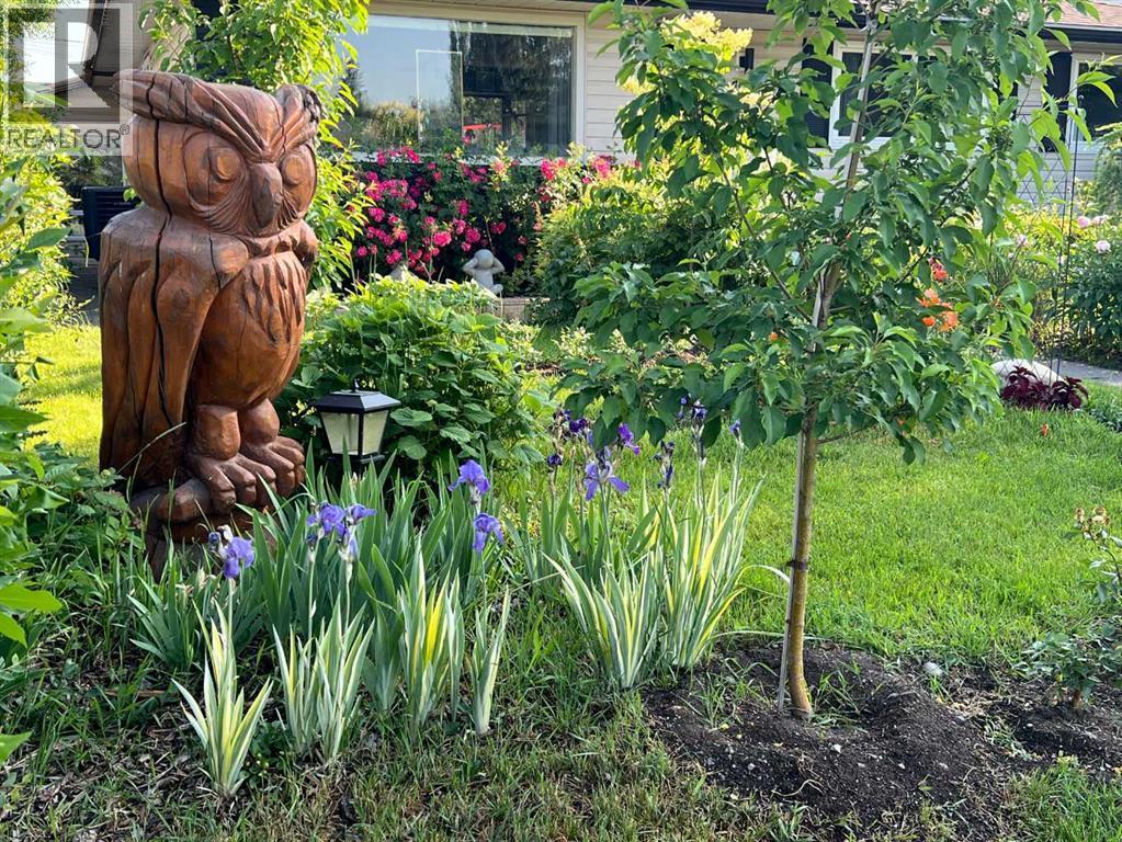 708 Allden Place Se, Calgary, AB - Outdoor