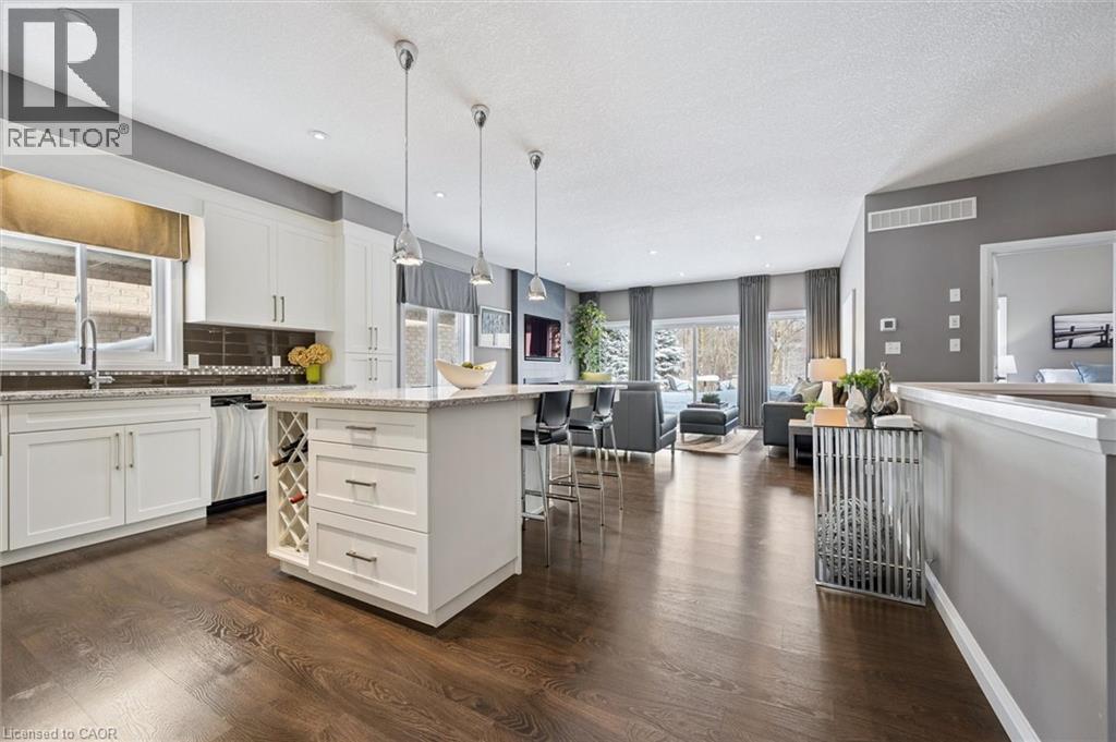 276 Dewdrop Crescent, Waterloo, ON - Indoor Photo Showing Kitchen With Upgraded Kitchen