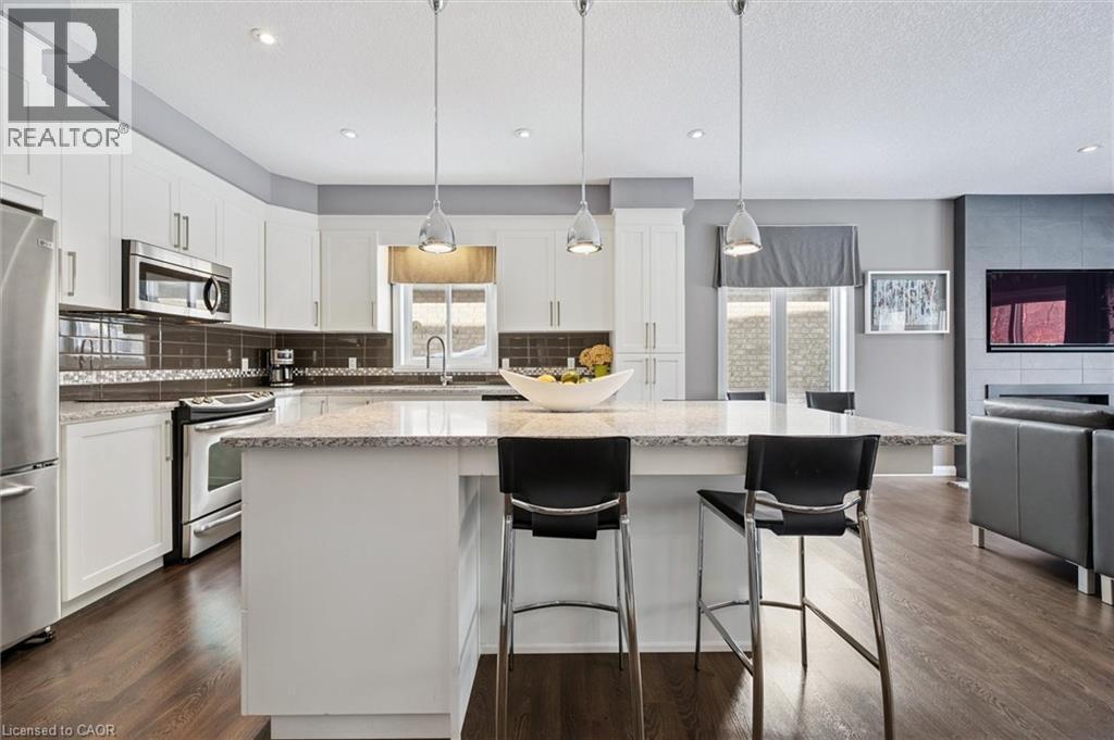 276 Dewdrop Crescent, Waterloo, ON - Indoor Photo Showing Kitchen With Upgraded Kitchen
