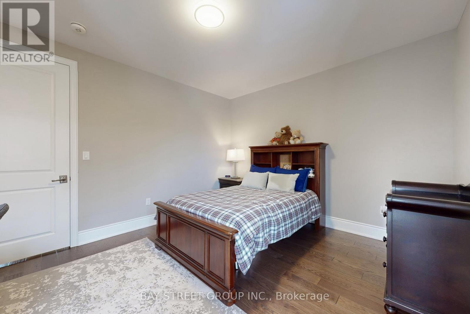 39 Cairns Gate, King, ON - Indoor Photo Showing Bedroom