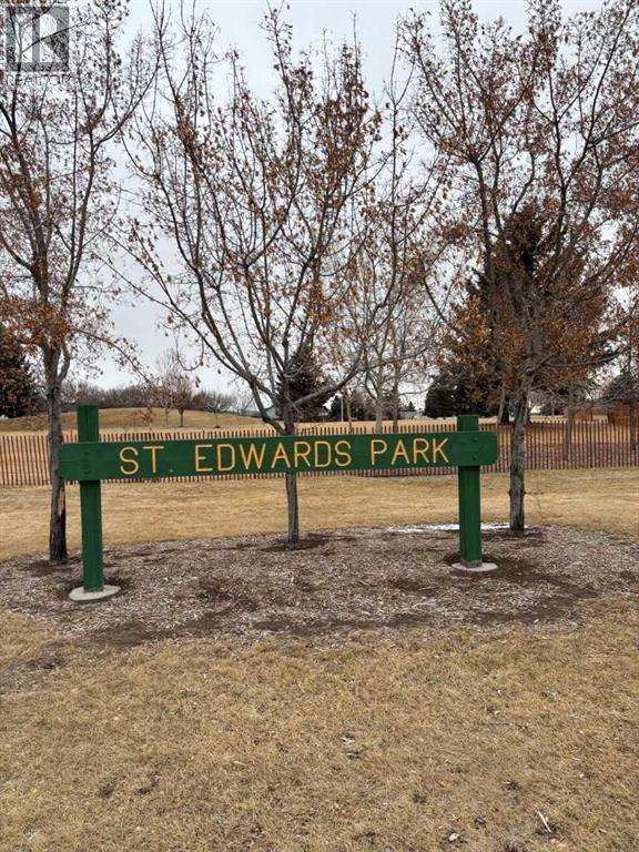 2, 1701 St Edward Boulevard N, Lethbridge, AB - Outdoor