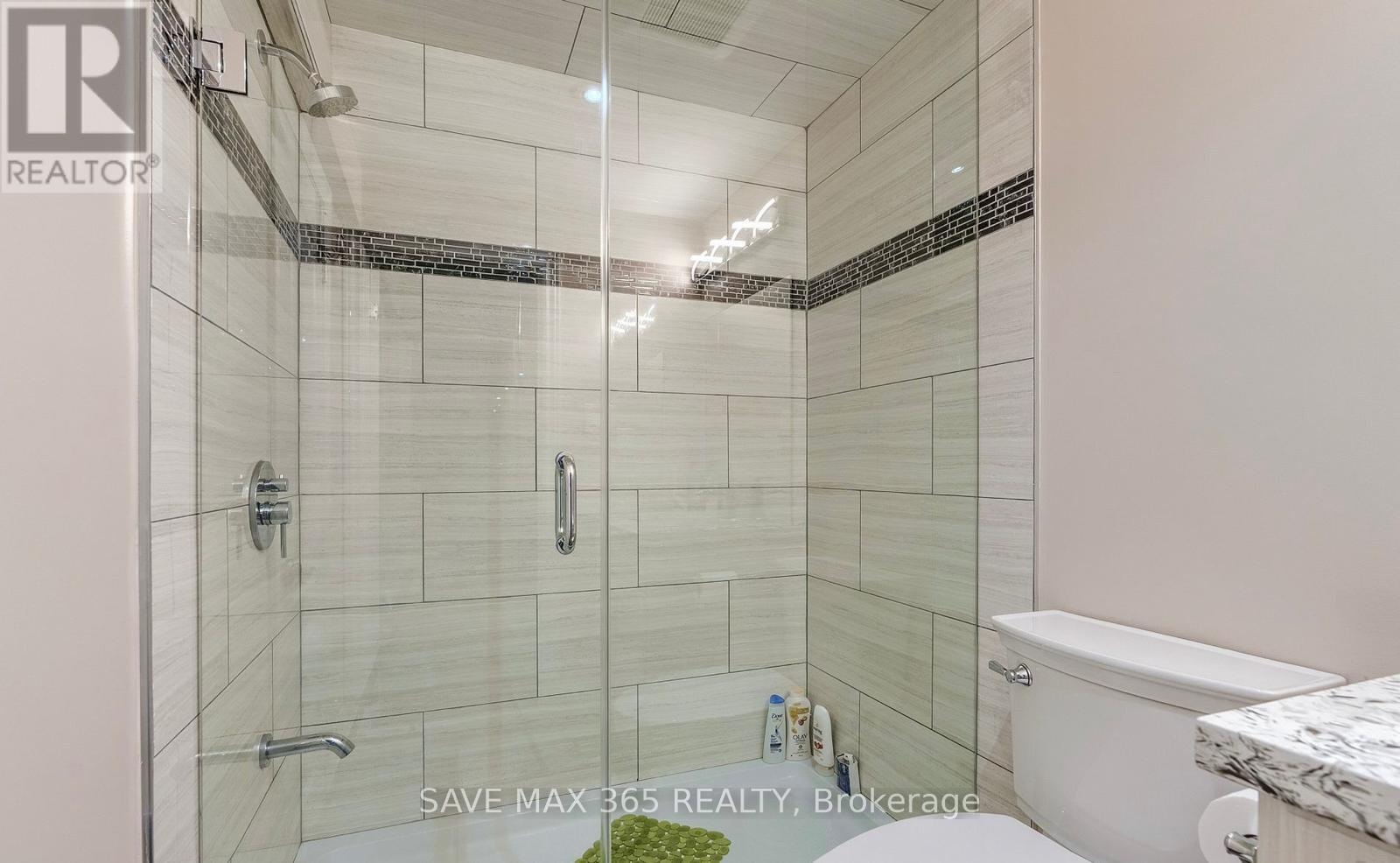 6862 Gooderham Estate Boulevard, Mississauga, ON - Indoor Photo Showing Bathroom