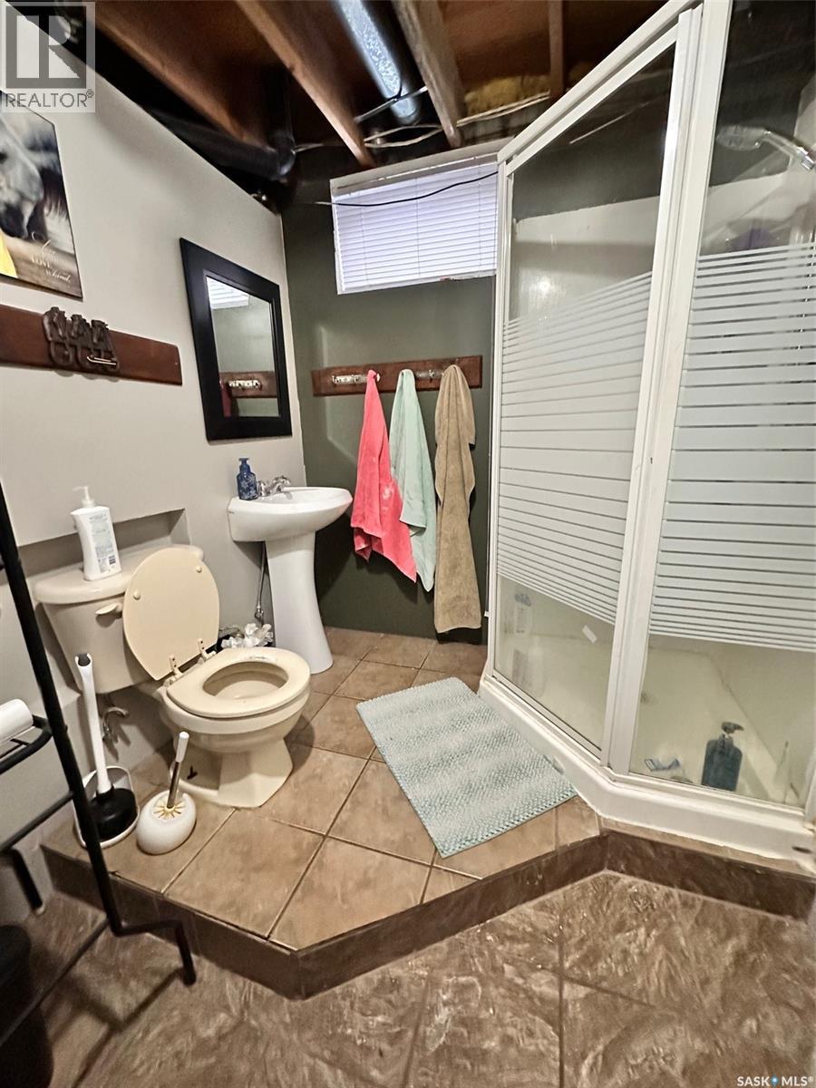 110 South Avenue E, Hafford, SK - Indoor