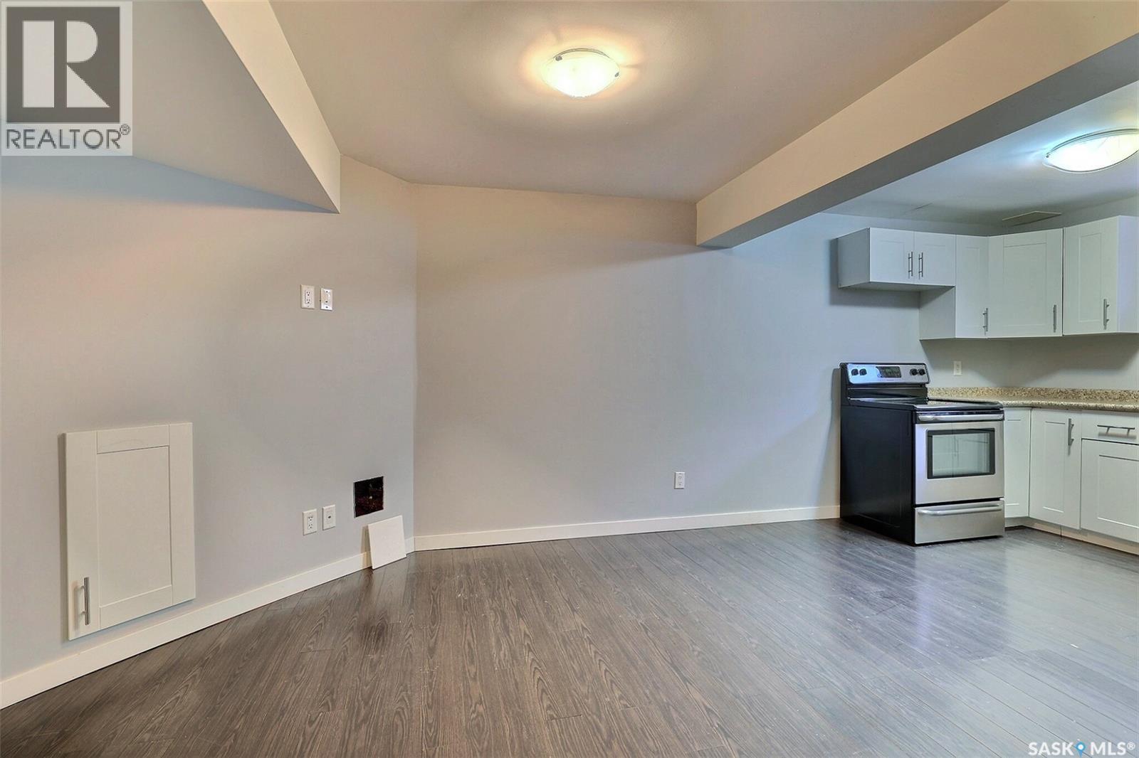254 Froom Crescent, Regina, SK - Indoor Photo Showing Kitchen