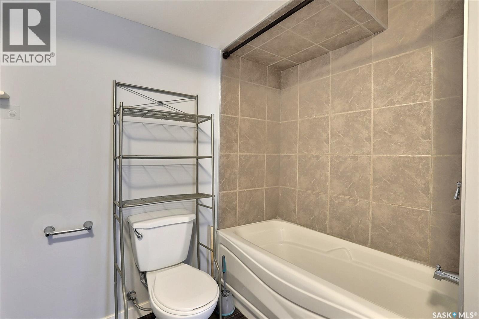 254 Froom Crescent, Regina, SK - Indoor Photo Showing Bathroom