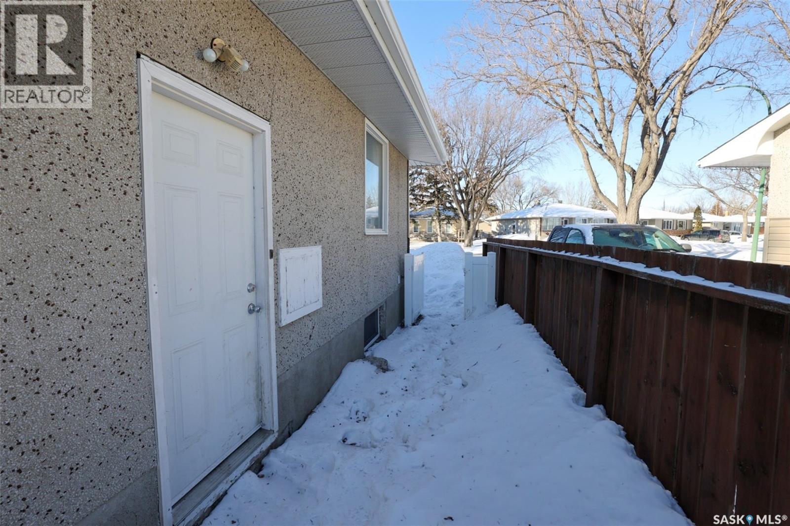 254 Froom Crescent, Regina, SK - Outdoor