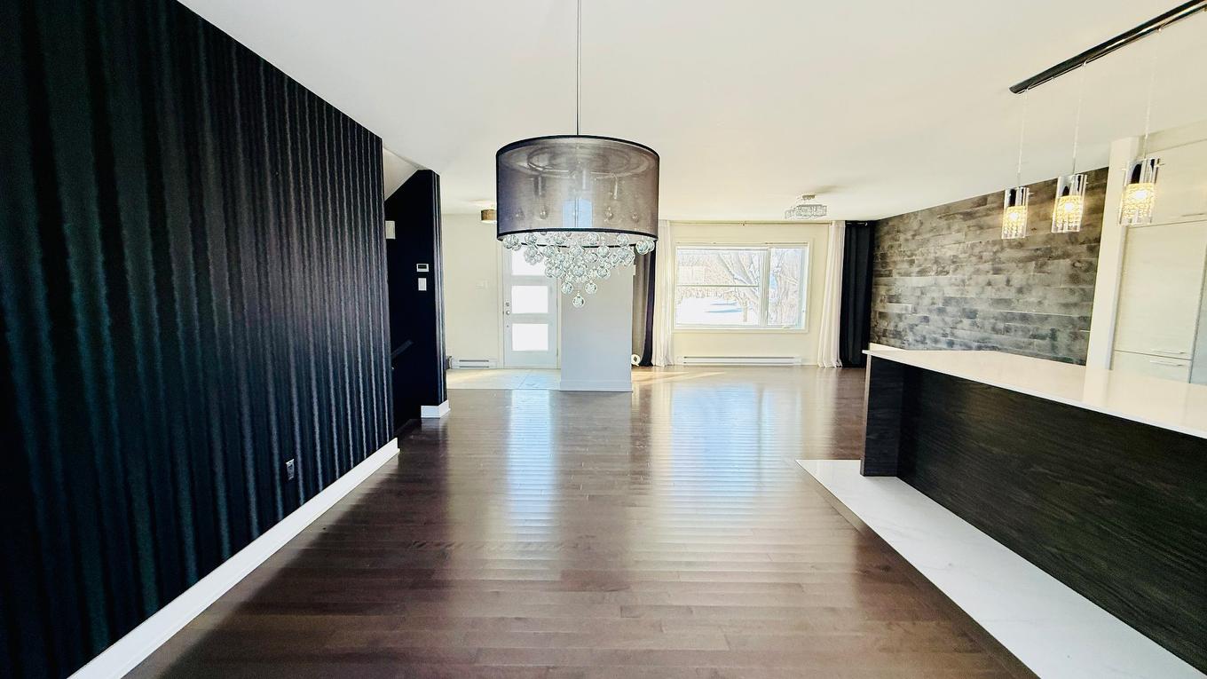 Salle à manger - 136 Ch. St-André, Saint-Jean-Sur-Richelieu, QC - Indoor Photo Showing Other Room