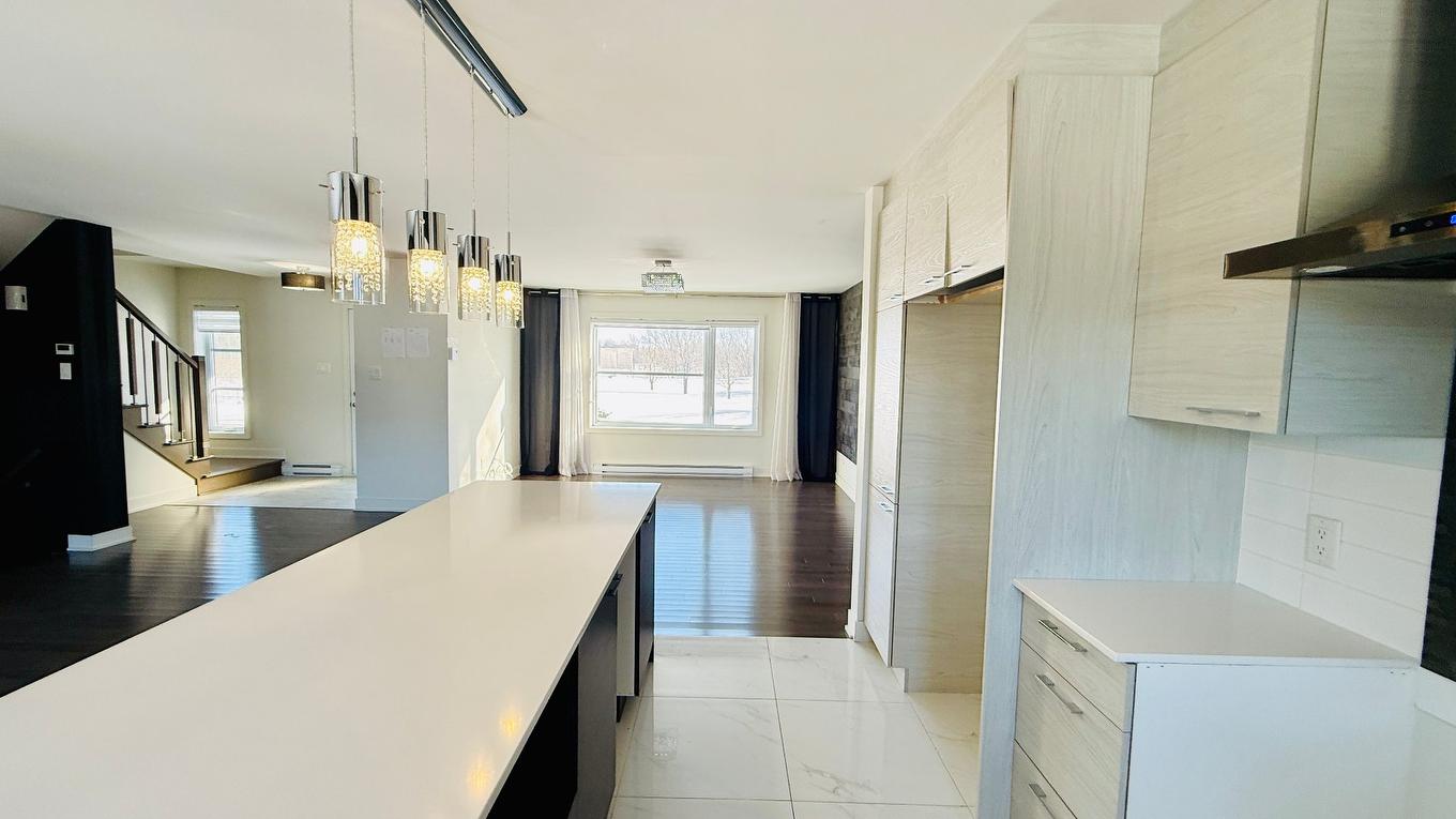 Cuisine - 136 Ch. St-André, Saint-Jean-Sur-Richelieu, QC - Indoor Photo Showing Kitchen