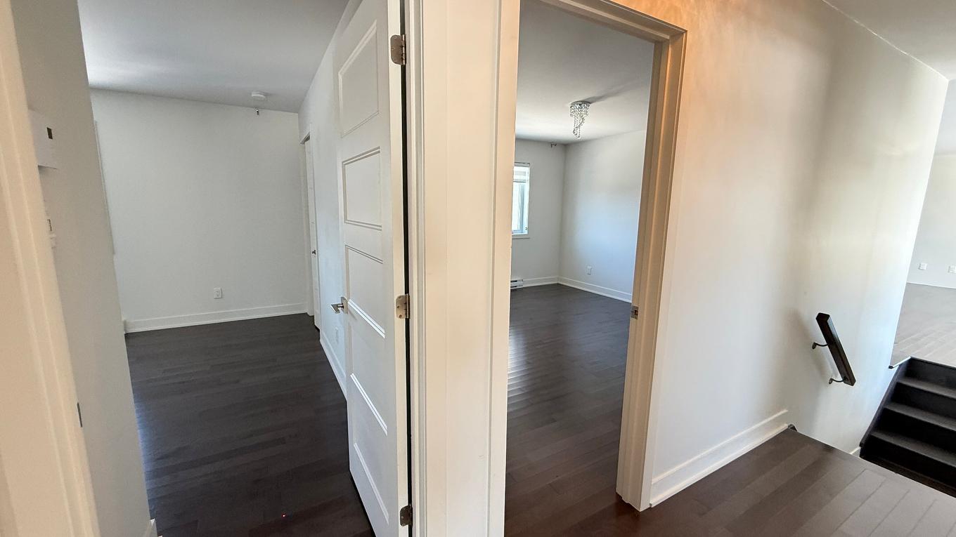 Chambre à coucher - 136 Ch. St-André, Saint-Jean-Sur-Richelieu, QC - Indoor Photo Showing Other Room