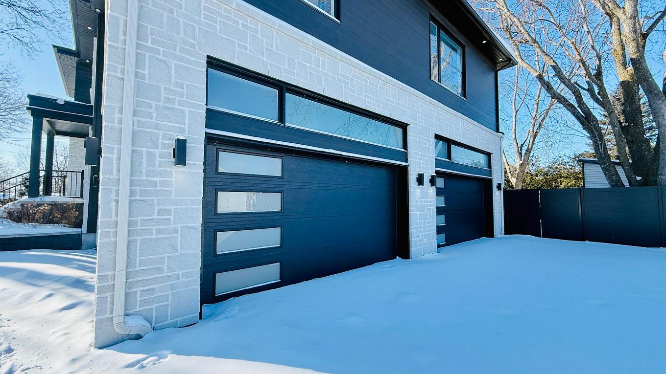 Garage - 136 Ch. St-André, Saint-Jean-Sur-Richelieu, QC - Outdoor With Exterior